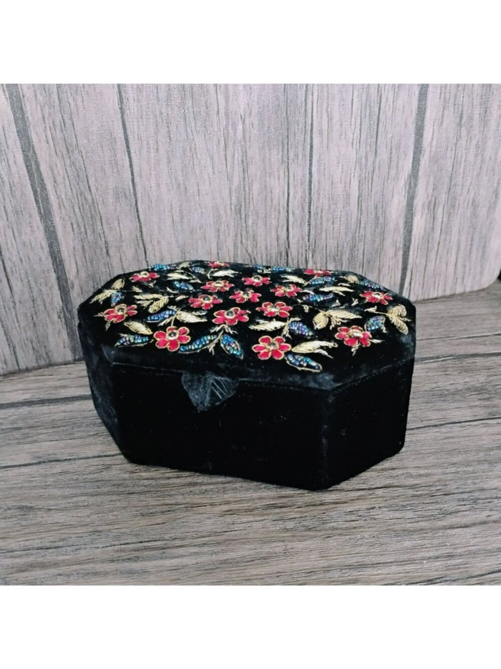 Vintage Indian Zardozi Embroidered Black Velvet Jewelry Box, 6" Octagon Boho - Picture 2 of 11